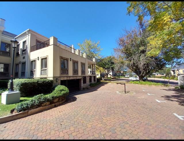702M² OFFICE TO LET IN BRYANSTON